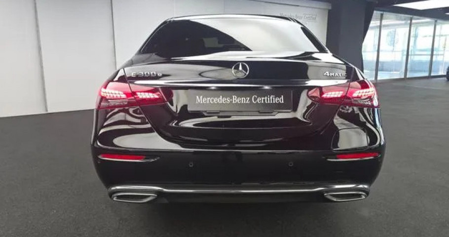 Mercedes-Benz E-Class 