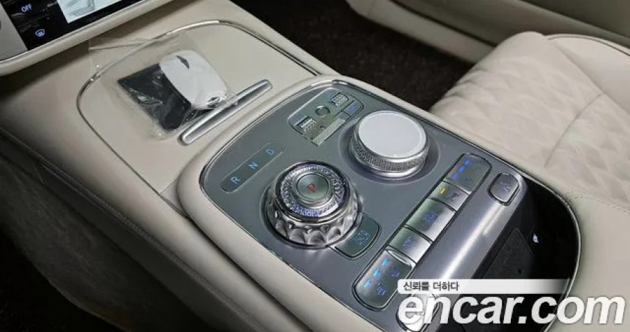 Genesis G90 