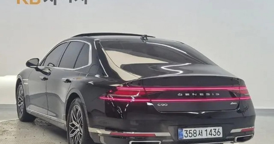 Genesis G90 
