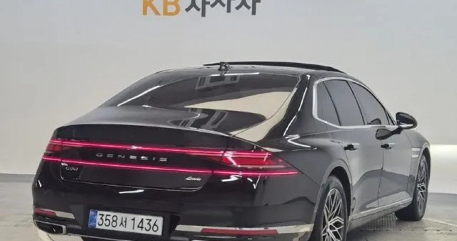 Genesis G90 