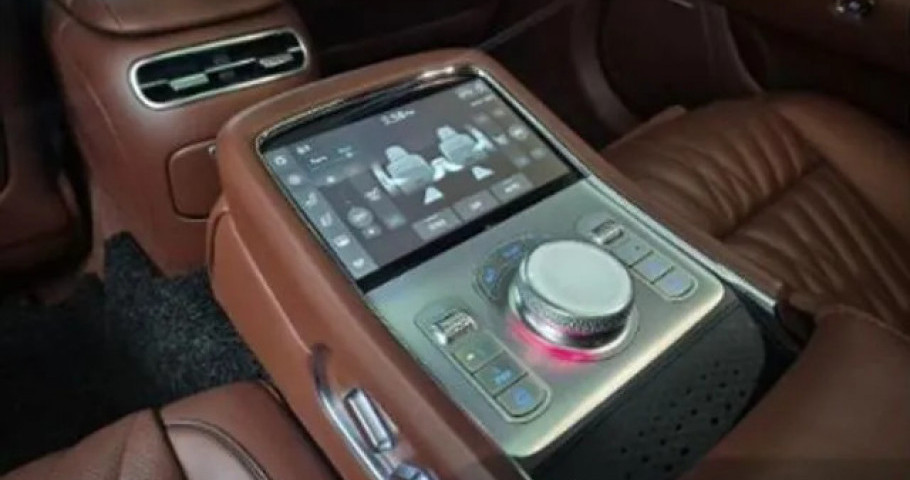 Genesis G90 