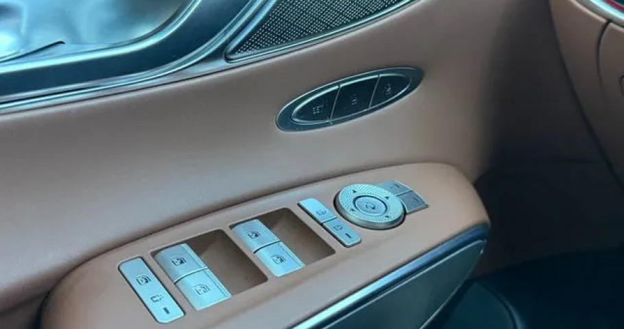 Genesis Gv70 