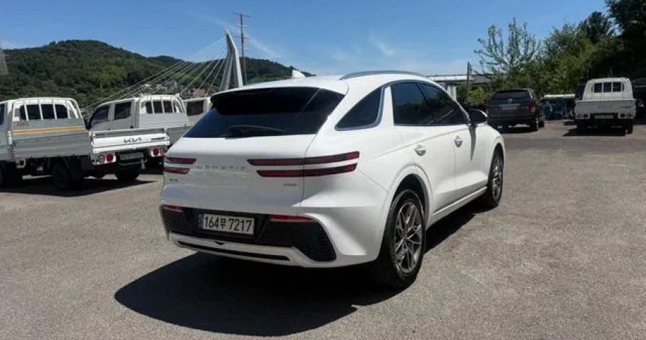 Genesis Gv70 