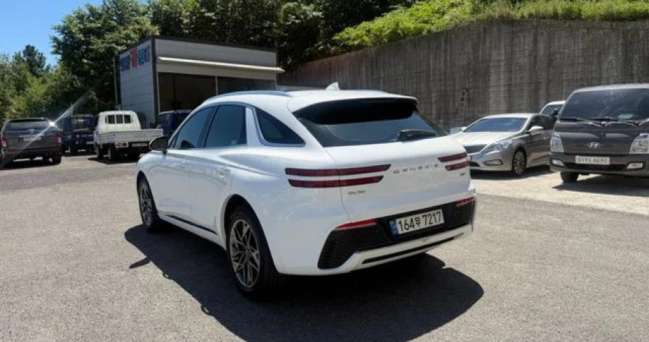 Genesis Gv70 