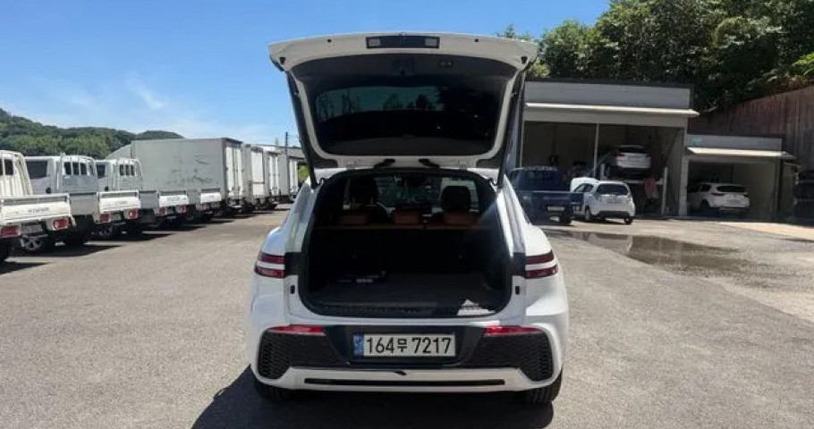 Genesis Gv70 