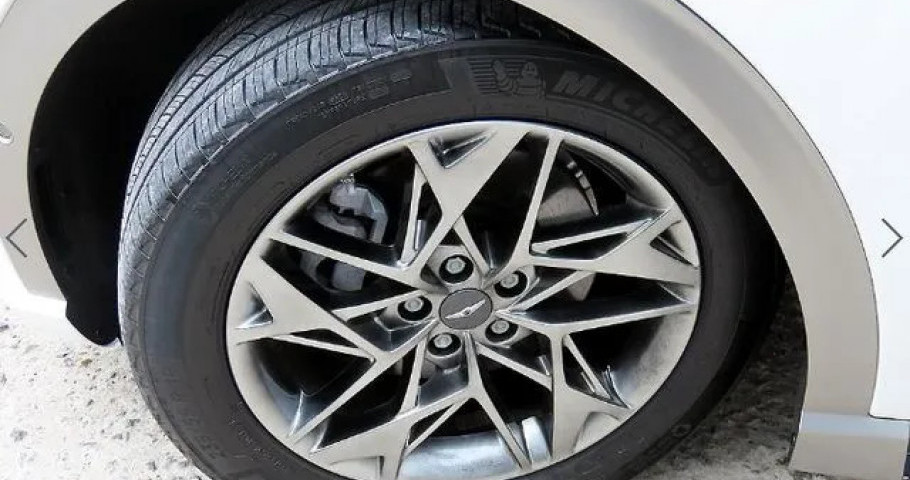 Genesis Gv60 