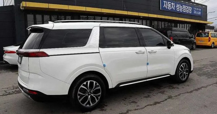 Kia Carnival 