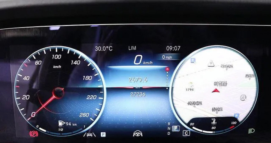 Mercedes-Benz E-Class 