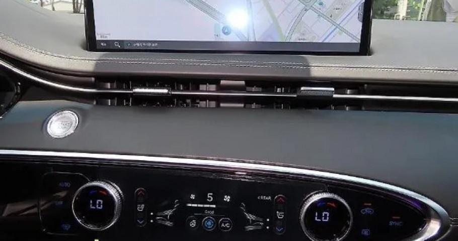 Genesis Gv70 