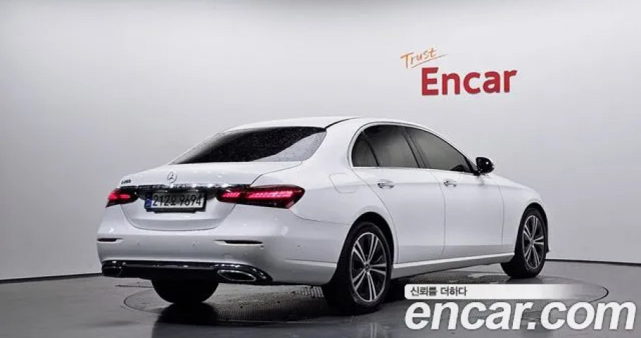 Mercedes-Benz E-Class 