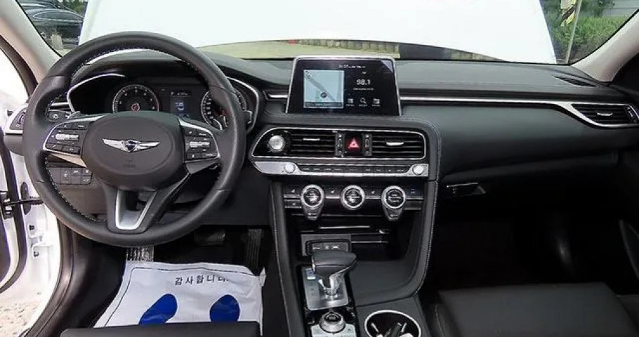 Genesis G70 