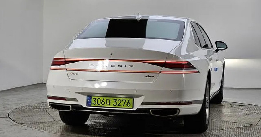 Genesis G90 