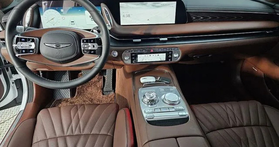 Genesis G90 