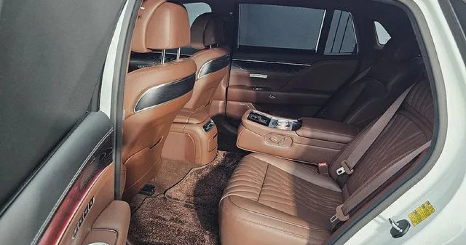 Genesis G90 