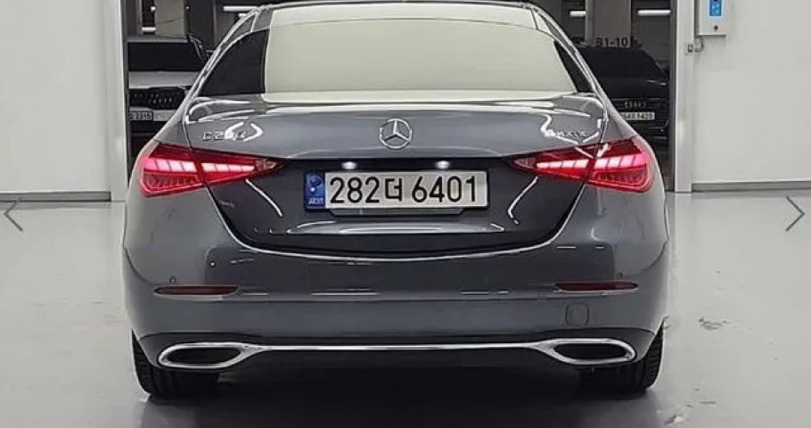 Mercedes-Benz C-Class 