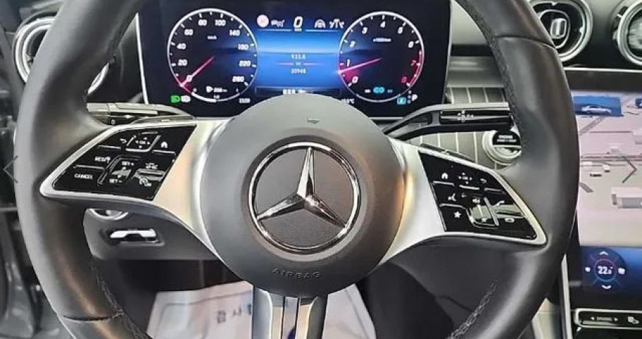 Mercedes-Benz C-Class 