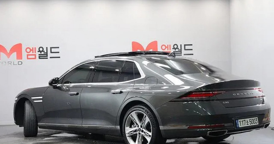 Genesis G90 