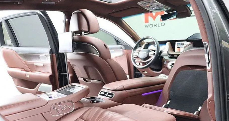 Genesis G90 