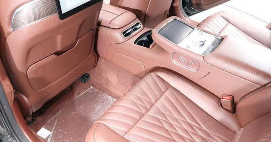 Genesis G90 