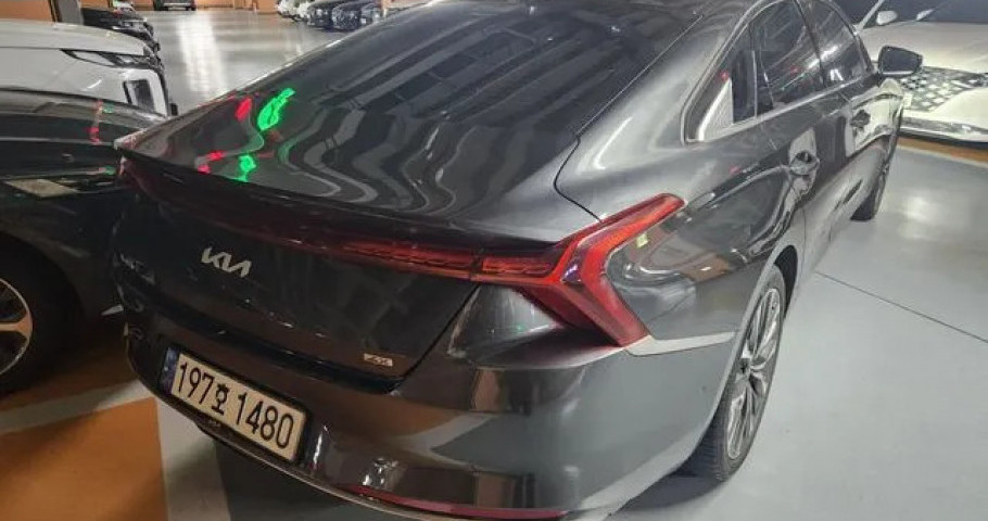 Kia K8 