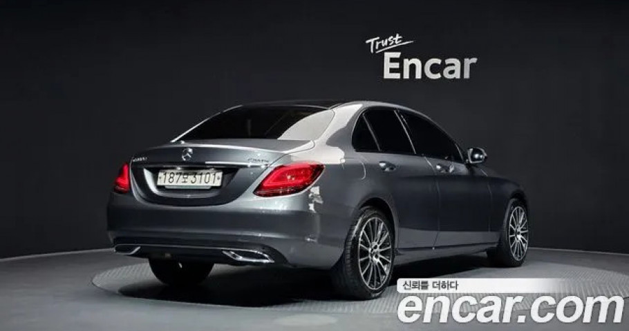 Mercedes-Benz C-Class 