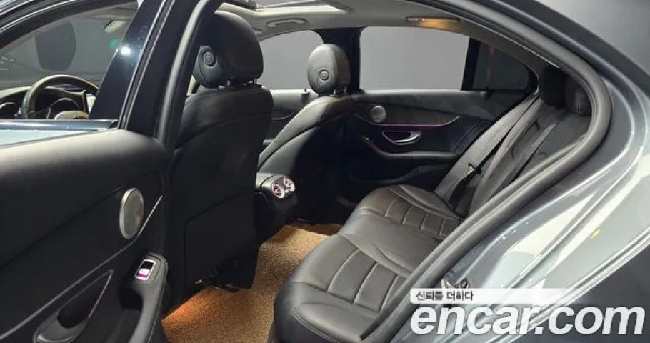 Mercedes-Benz C-Class 