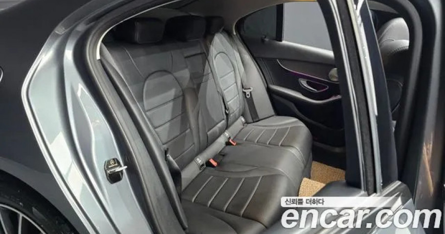 Mercedes-Benz C-Class 