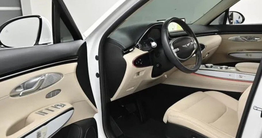Genesis Gv70 