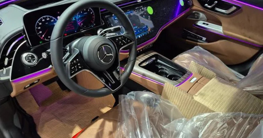 Mercedes-Benz E-Class 