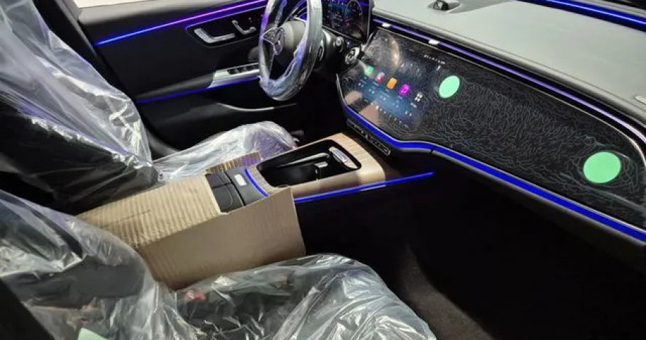 Mercedes-Benz E-Class 