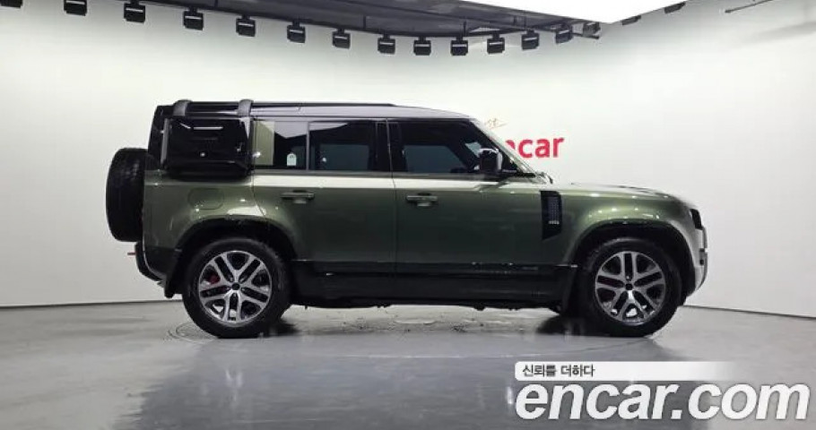 Land Rover Defender 
