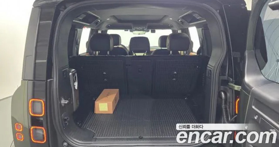Land Rover Defender 