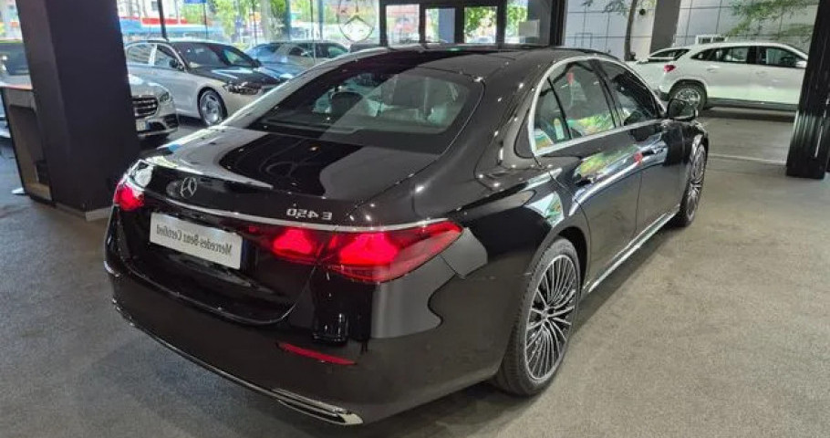 Mercedes-Benz E-Class 