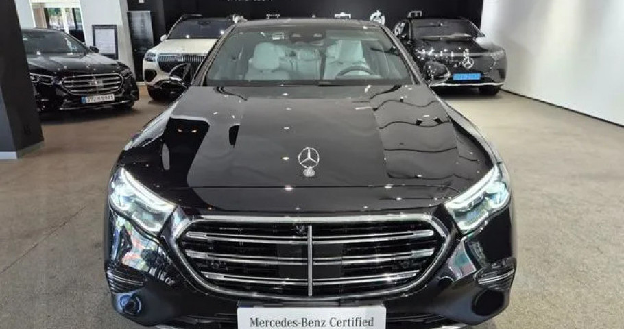 Mercedes-Benz E-Class 
