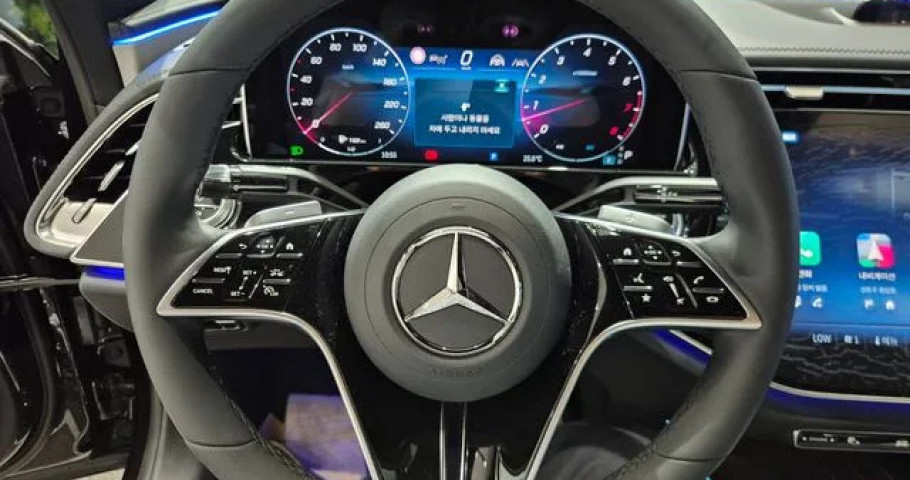 Mercedes-Benz E-Class 