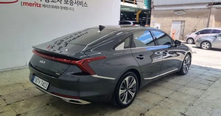 Kia K8 