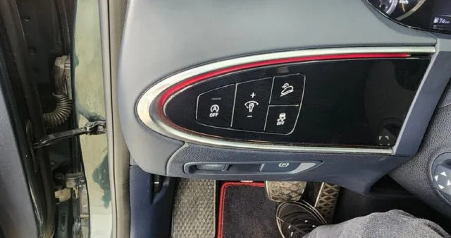 Genesis Gv70 