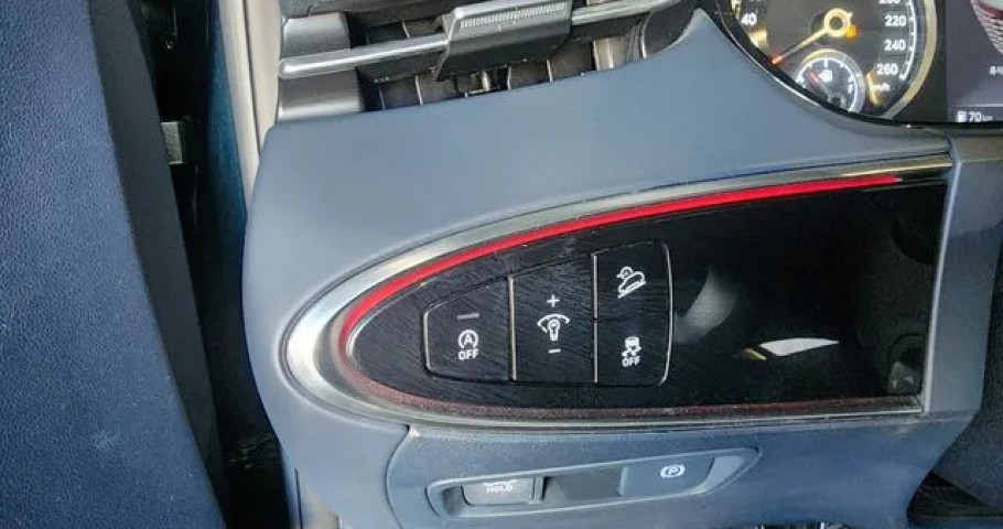 Genesis Gv70 