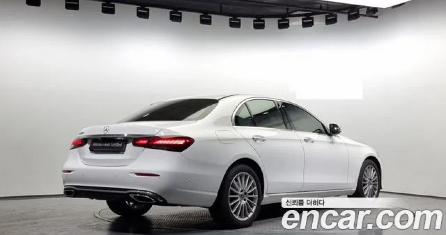 Mercedes-Benz E-Class 