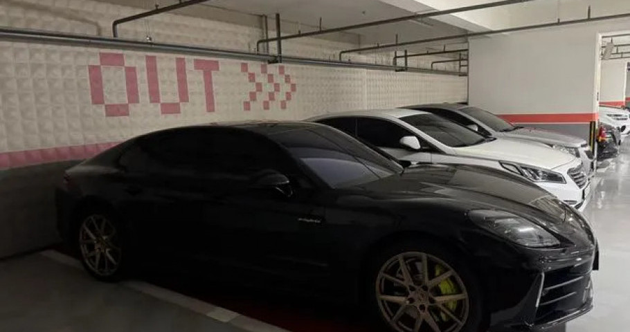 Porsche Panamera 