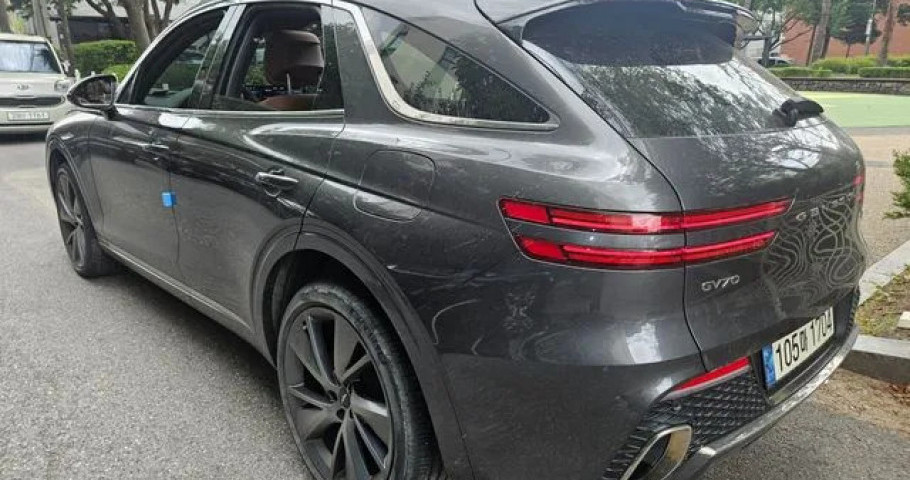 Genesis Gv70 
