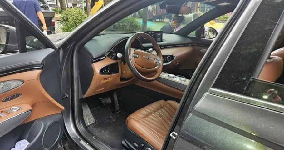 Genesis Gv70 