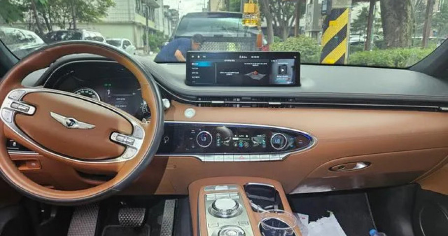 Genesis Gv70 