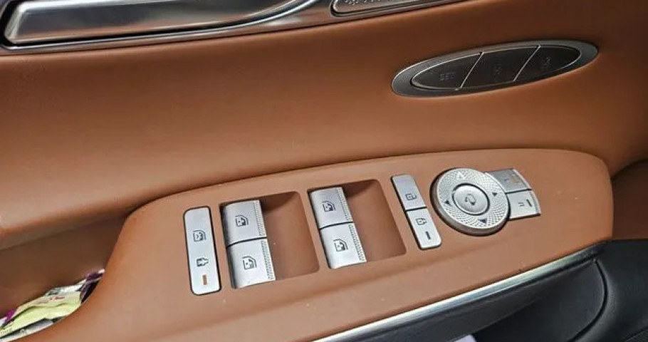 Genesis Gv70 