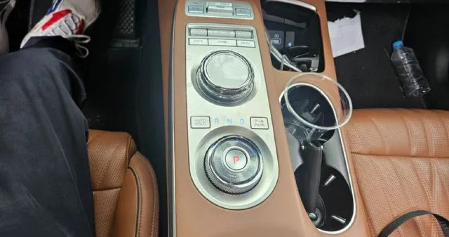 Genesis Gv70 