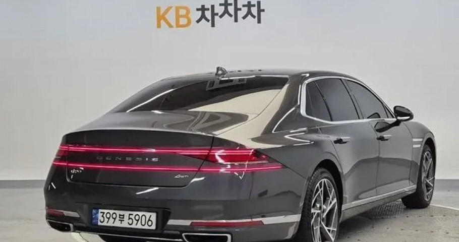 Genesis G90 