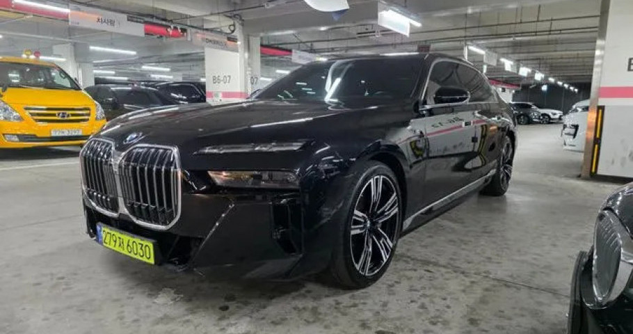 Bmw 7-Series 