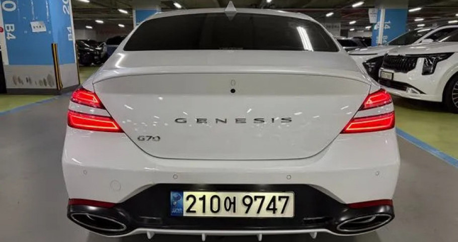 Genesis G70 