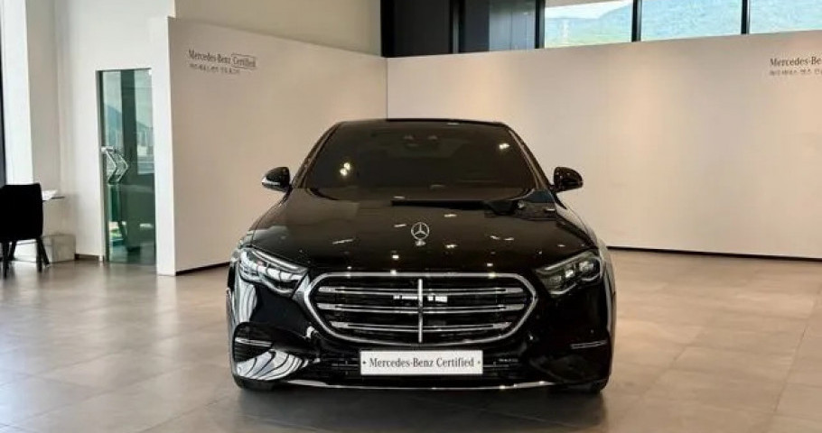 Mercedes-Benz E-Class 