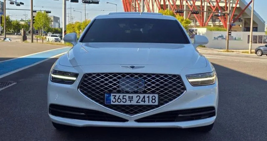 Genesis G90 
